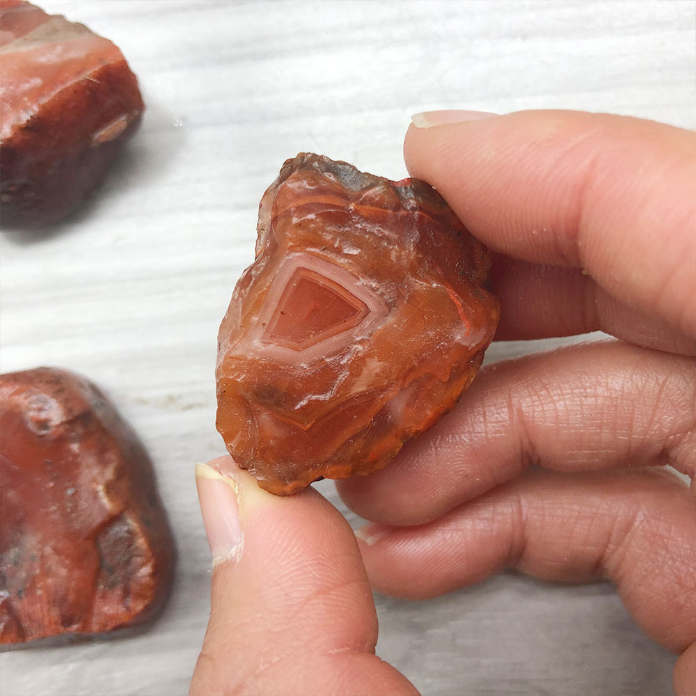 Aquarium Marine Stone - 1pc Random Rough Raw Carnelian Red
