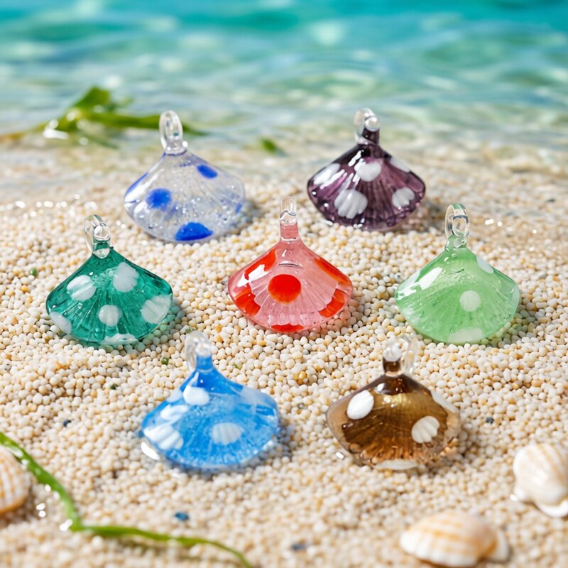 Colorful Mini Sea Shell Charm  - Marine Life Aquariums のレビューと価格
